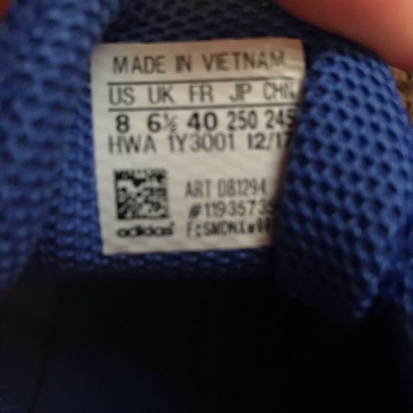 Adidas questar td size 8 like new - Picture 5 of 5